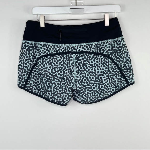 Lululemon Run Times Short *4-way Stretch Blue/Blk size 6 - Picture 3 of 6